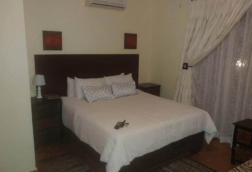 تختخواب و صبحانه Sharons Guesthouse