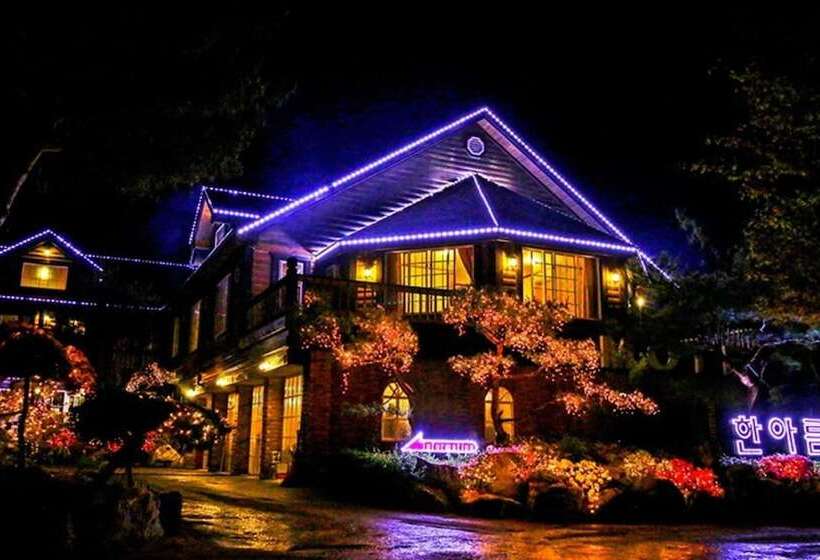 Taean Oak Vill Pension