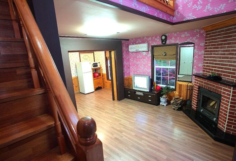 Petit Maison Pension