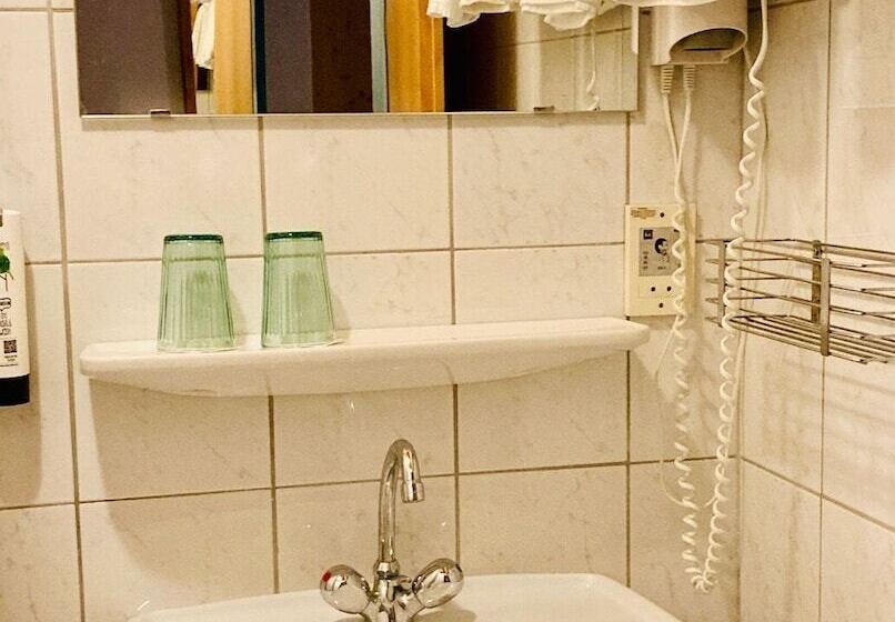 Zöchbauer Gästehaus   Hotel Garni