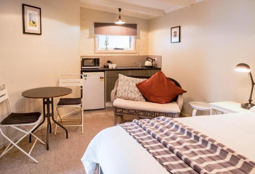 Aggie S Bed & Breakfast