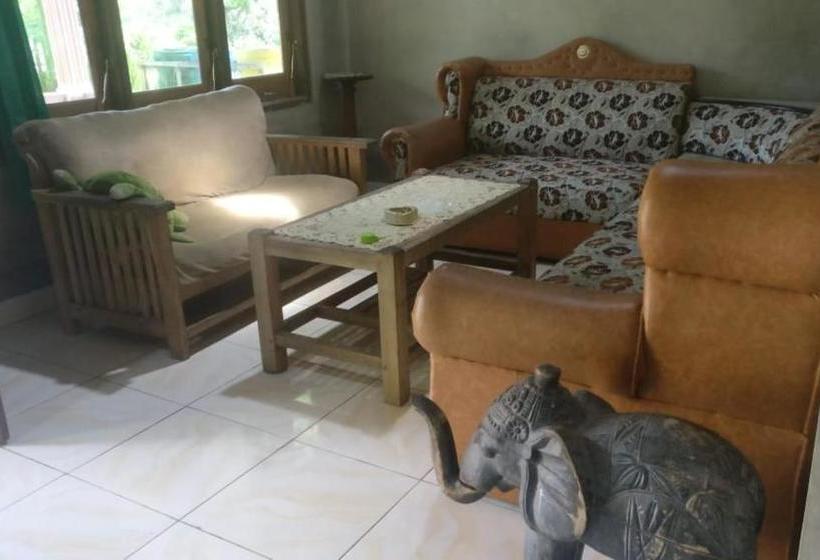 호스텔 Argosari Homestay Syariah