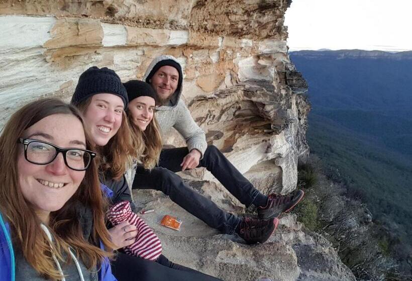 فندق صغير Flying Fox Backpackers