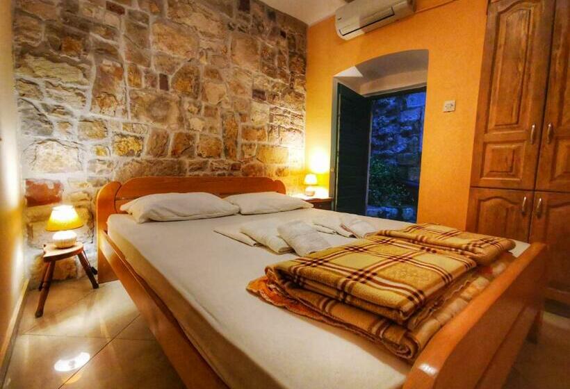 هاستل Old Town Homestel