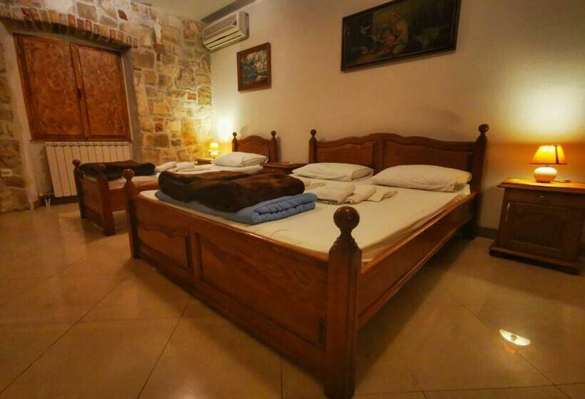 هاستل Old Town Homestel