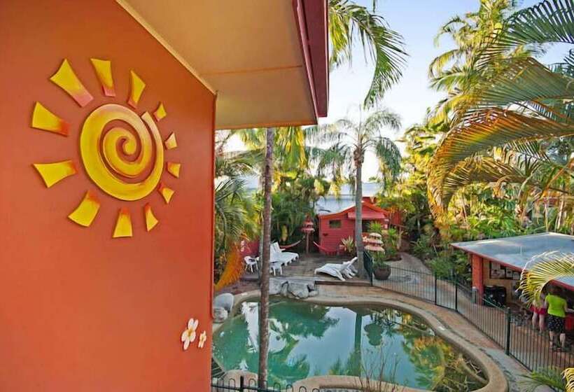 Общежитие Travellers Oasis