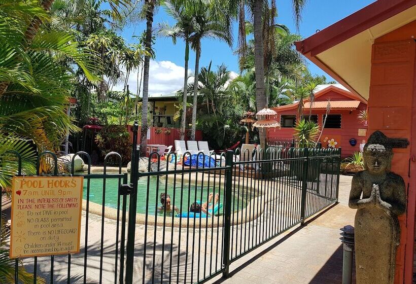 호스텔 Travellers Oasis