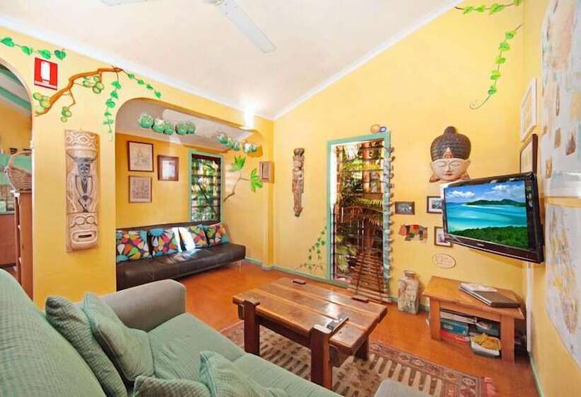 호스텔 Travellers Oasis