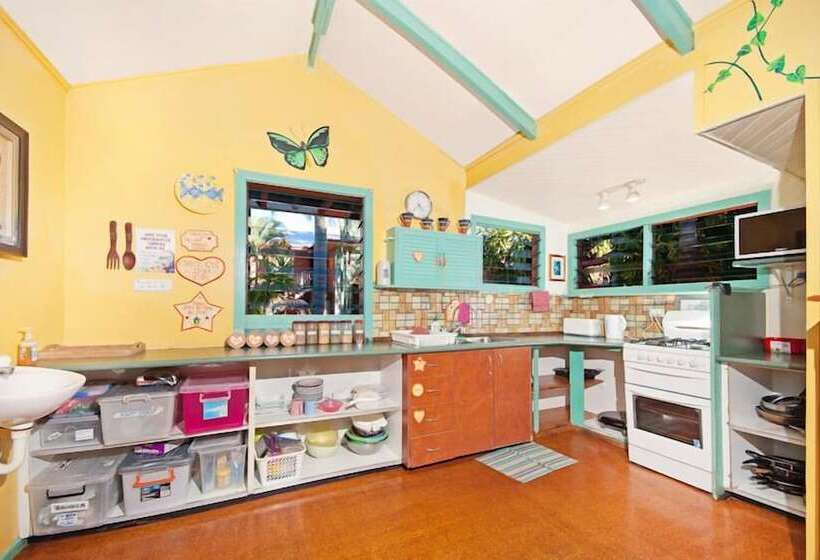 호스텔 Travellers Oasis