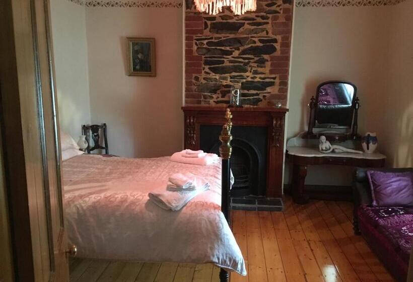 ベッドアンドブレックファースト Bluebird Cottage