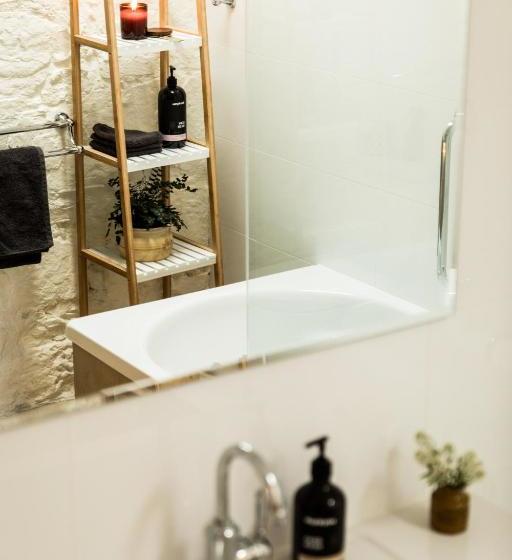 مبيت وإفطار Daisy Bank Cottages