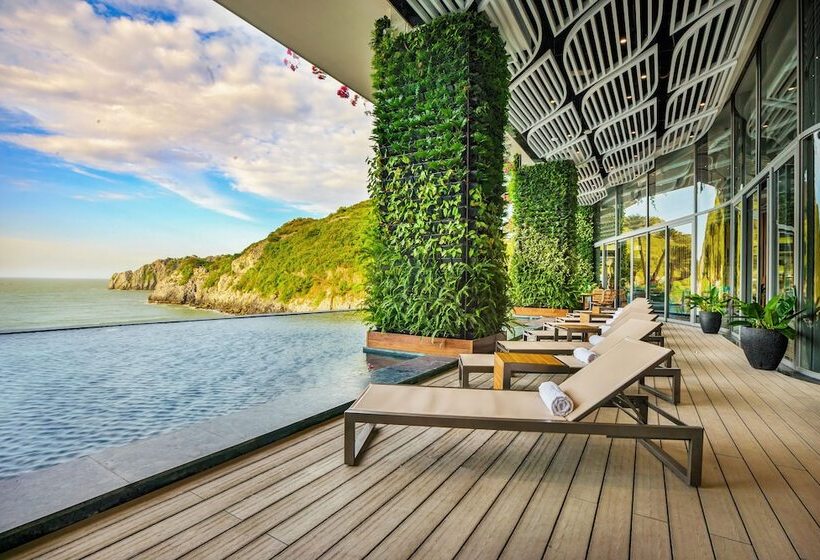 Flamingo Resort Cat Ba