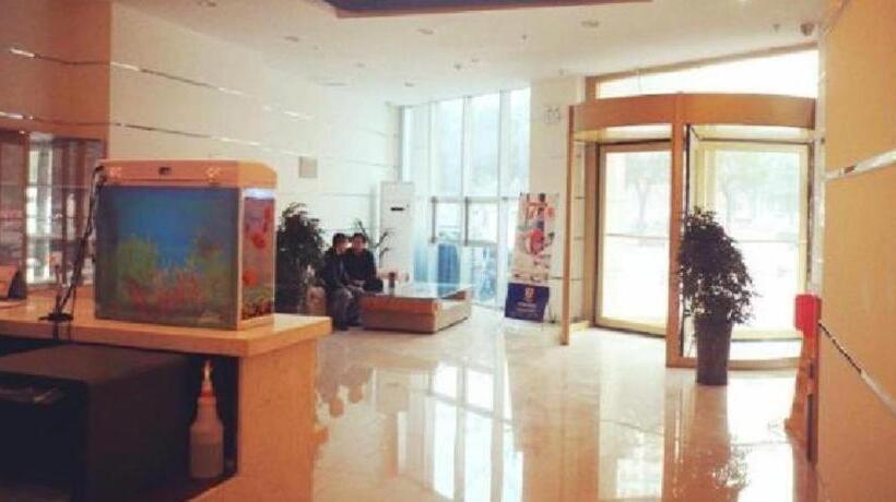 בית מלון כפרי 7days Inn Korla Passenger Station