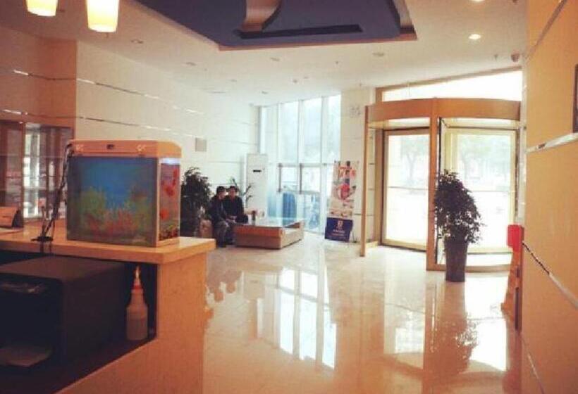 בית מלון כפרי 7days Inn Korla Passenger Station