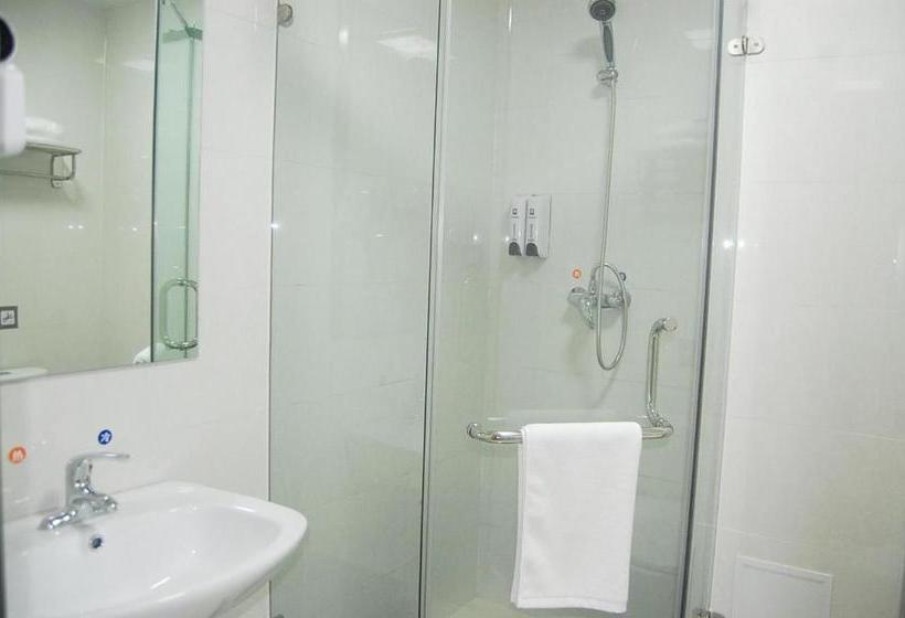 Отель 7days Inn Qinhuangdao Railway Station