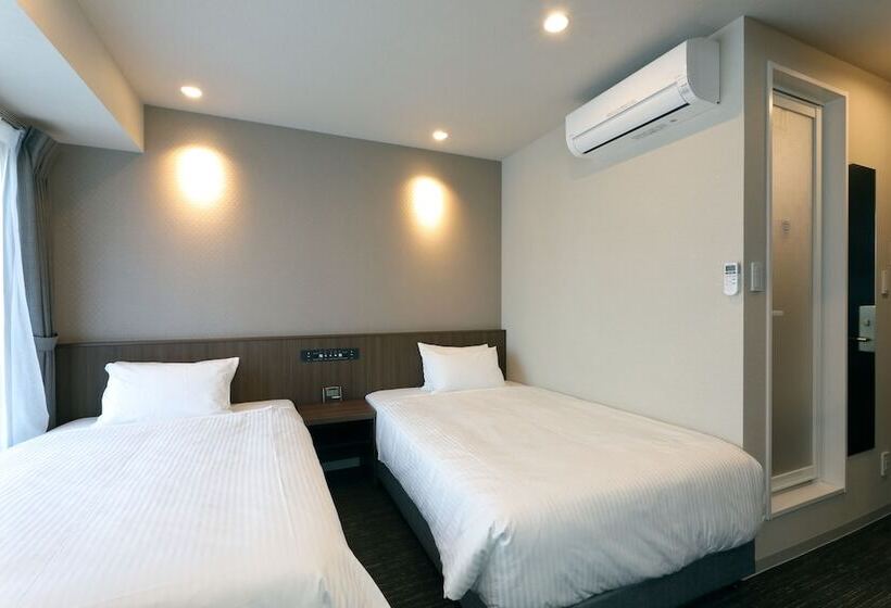 בית מלון כפרי At Inn  Toyotashi Eki