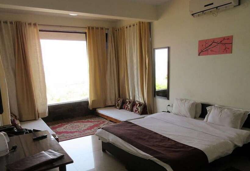Отель Bellevue Resort Panchgani