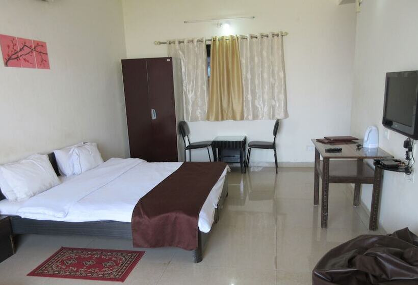 فندق Bellevue Resort Panchgani