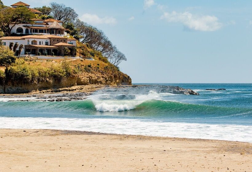 Отель Costa Oeste