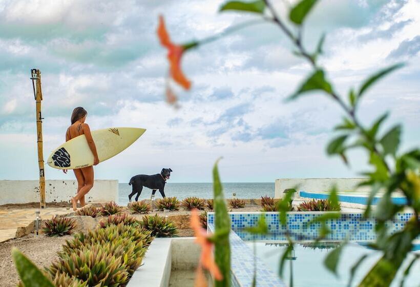 Отель Costa Oeste