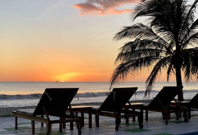 فندق Costa Oeste