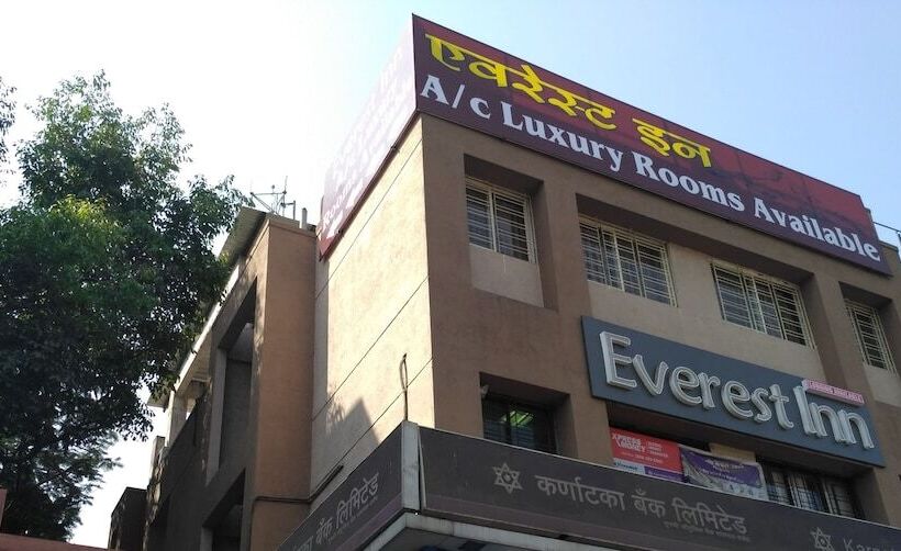 فندق Everest Inn