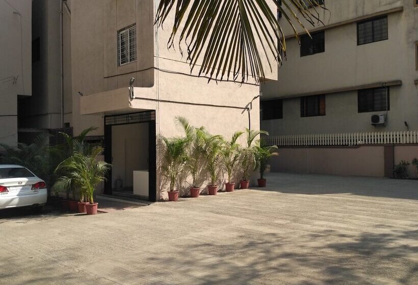 فندق Everest Inn