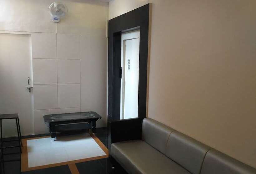 فندق Everest Inn