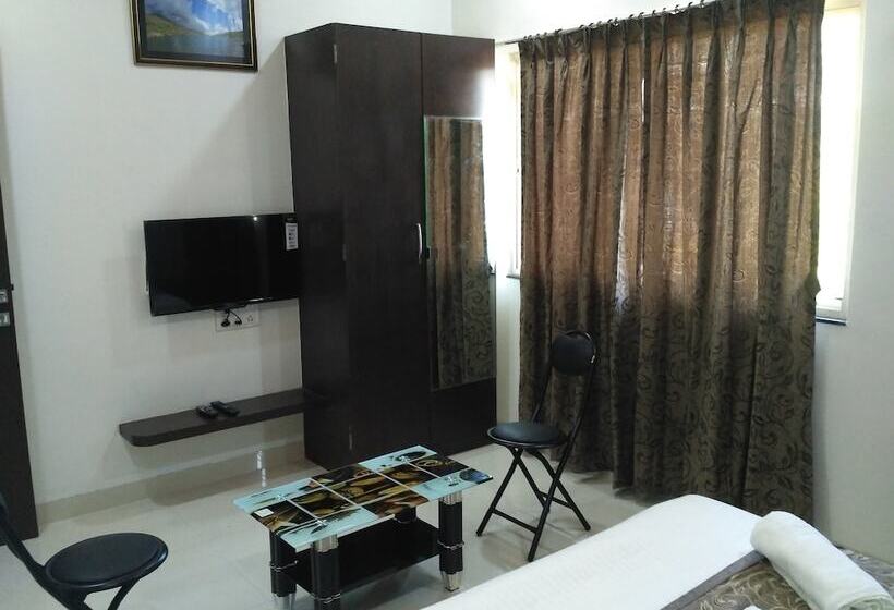 فندق Everest Inn