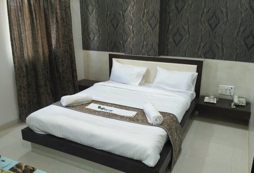 فندق Everest Inn