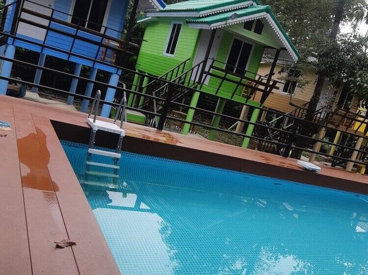 בית מלון כפרי Makwan Resort Rayong