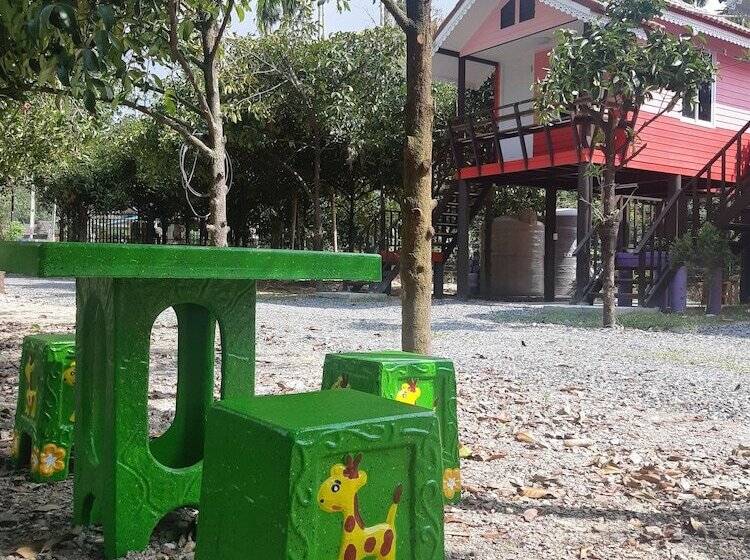 בית מלון כפרי Makwan Resort Rayong