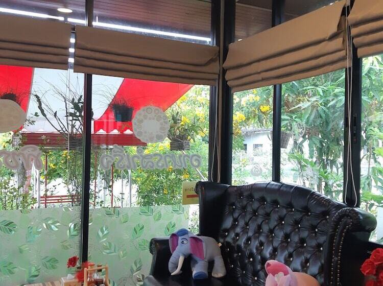 בית מלון כפרי Makwan Resort Rayong