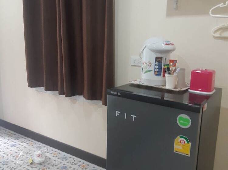 בית מלון כפרי Makwan Resort Rayong