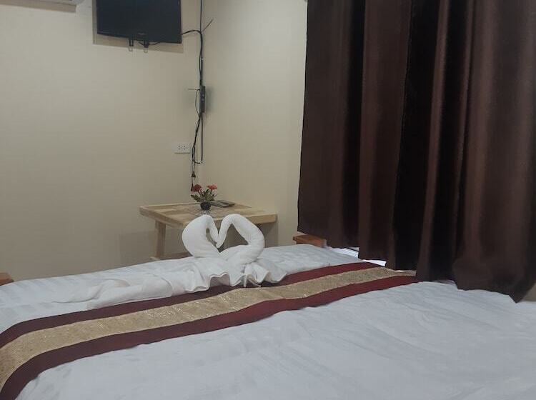 בית מלון כפרי Makwan Resort Rayong