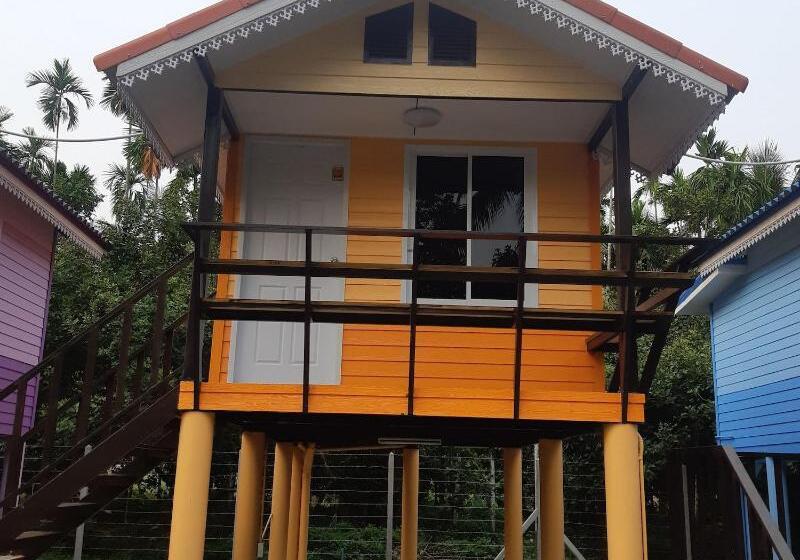 בית מלון כפרי Makwan Resort Rayong