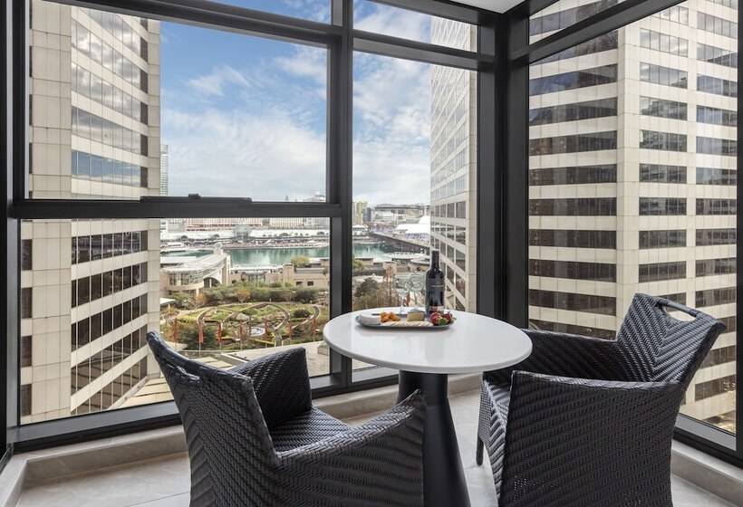 هتل Meriton Suites Sussex Street, Sydney