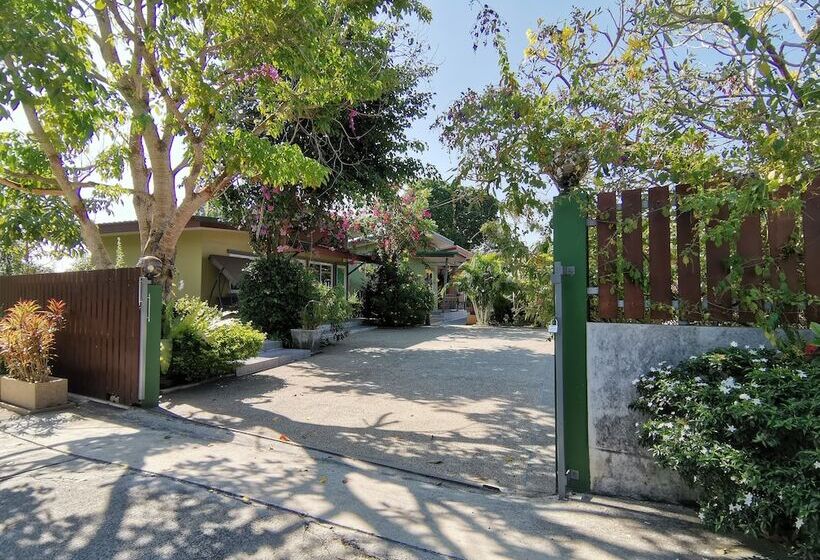 Отель Namadee House