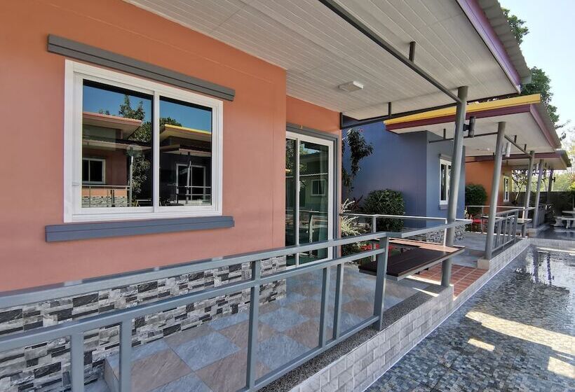 Отель Namadee House