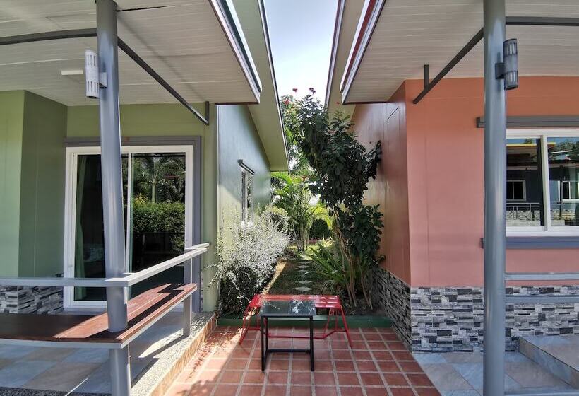 Отель Namadee House