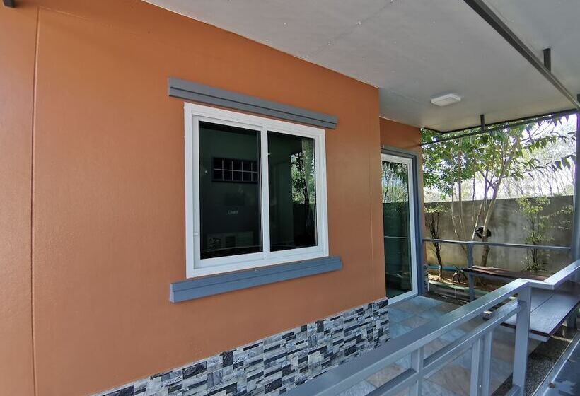 Отель Namadee House