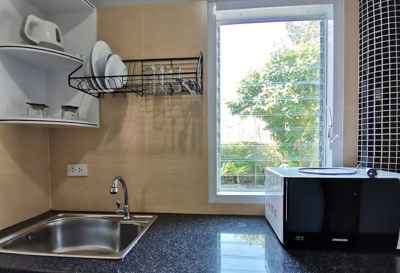 Отель Namadee House