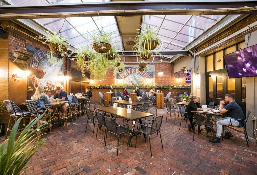 هتل Nightcap At Belgian Beer Cafe