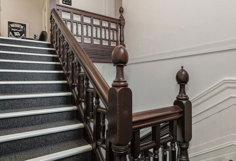 هتل Nightcap At Belgian Beer Cafe