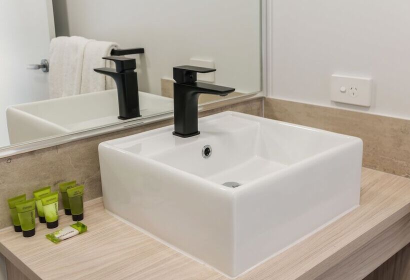 هتل Nightcap At Belgian Beer Cafe