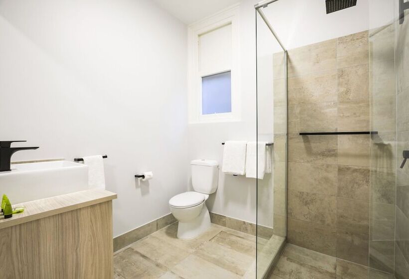 هتل Nightcap At Belgian Beer Cafe