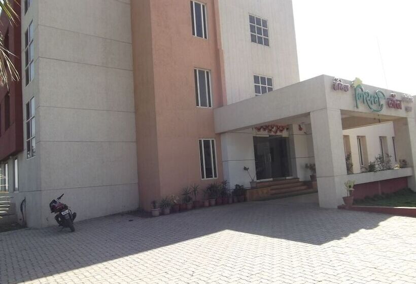 فندق Nisarg Lounge