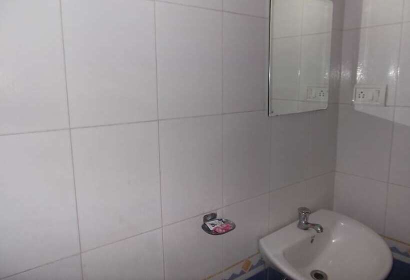 فندق Nisarg Lounge