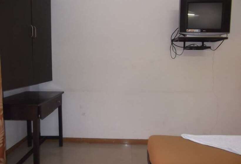 فندق Nisarg Lounge