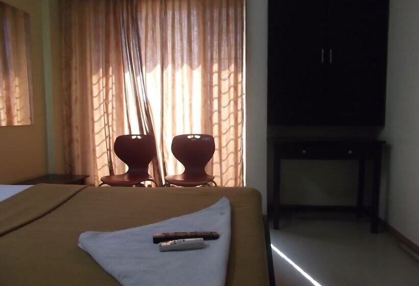 فندق Nisarg Lounge